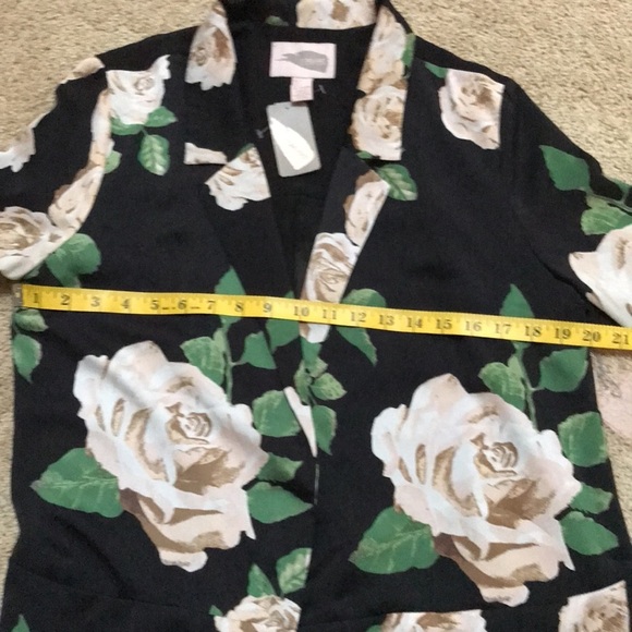 New! Forever 21 black floral large open light weight jacket. - Picture 9 of 11